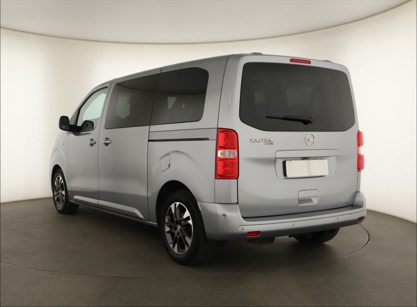 Opel Zafira Life, 2022