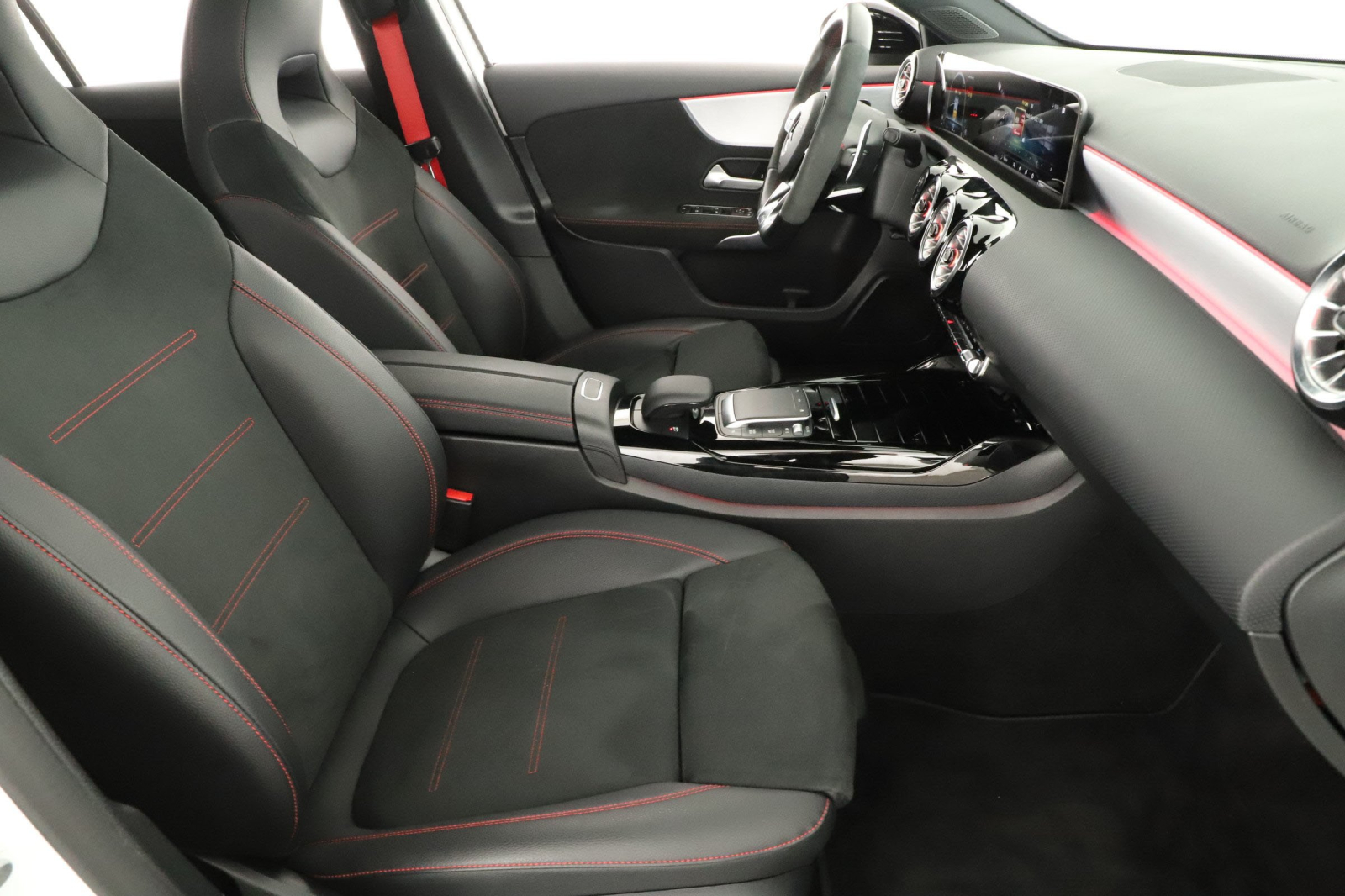 Mercedes-Benz A - 2021