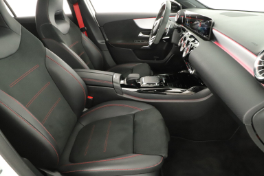 Mercedes-Benz A - 2021