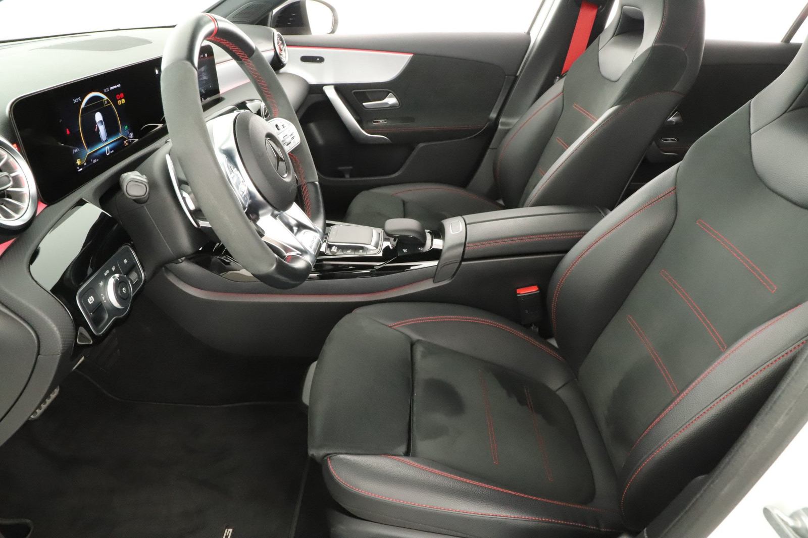 Mercedes-Benz A - 2021