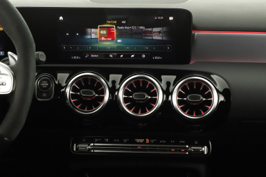 Mercedes-Benz A - 2021