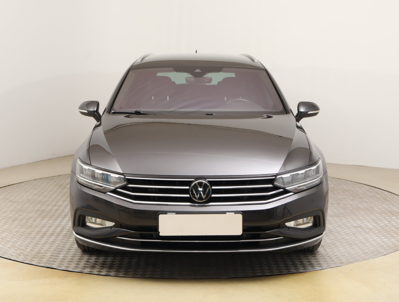Volkswagen Passat, 2021