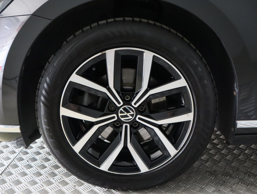 Volkswagen Passat, 2021