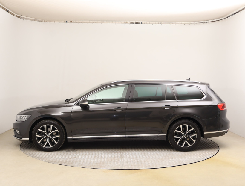 Volkswagen Passat, 2021