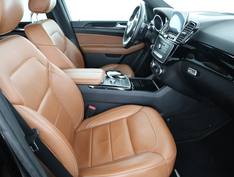 Mercedes-Benz GLE, 2016