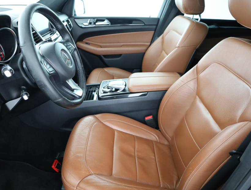 Mercedes-Benz GLE, 2016