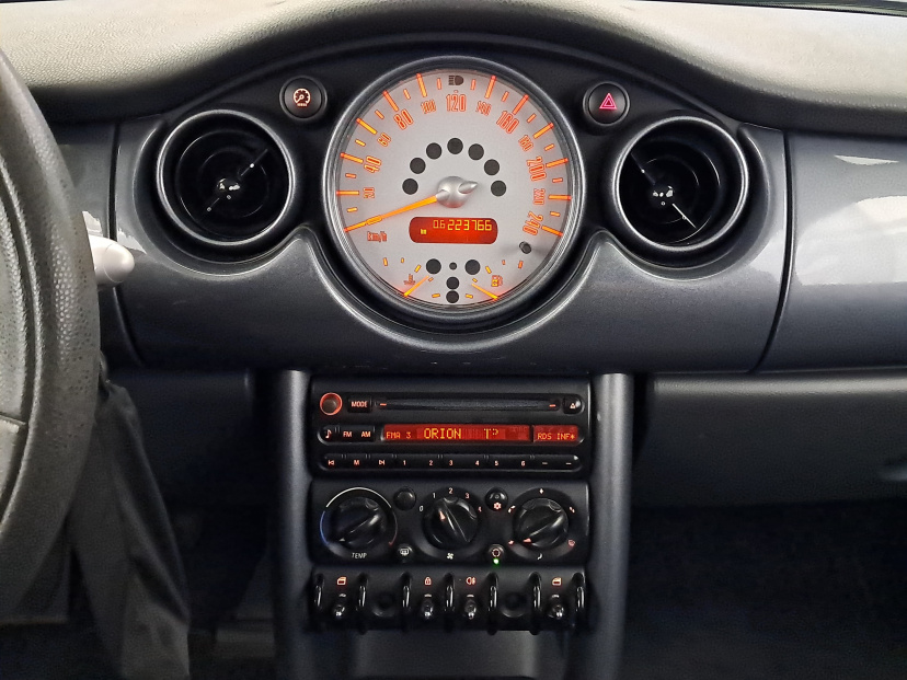 MINI 3-door, 2004