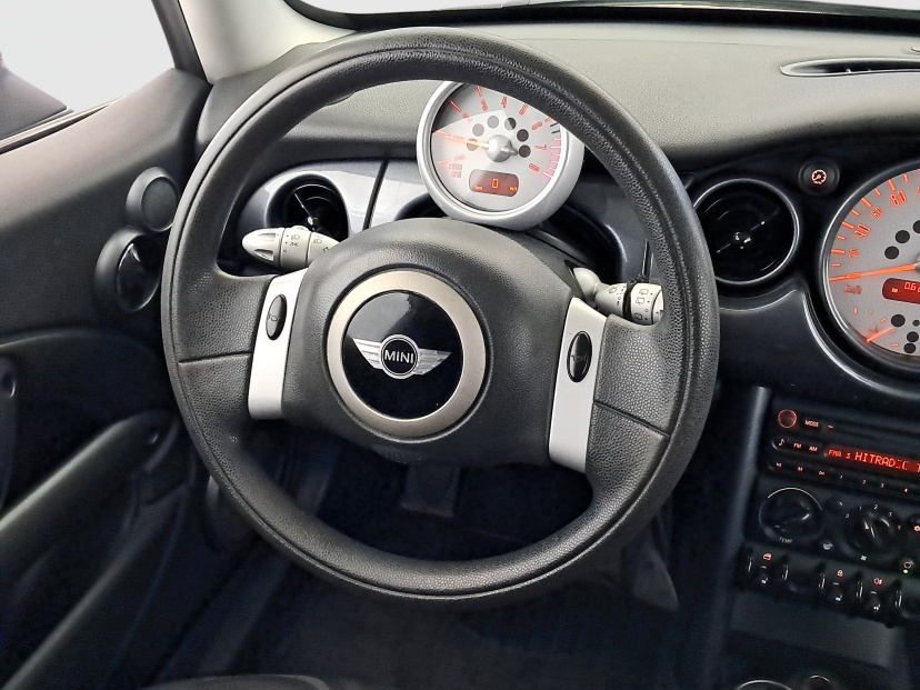 MINI 3-door, 2004