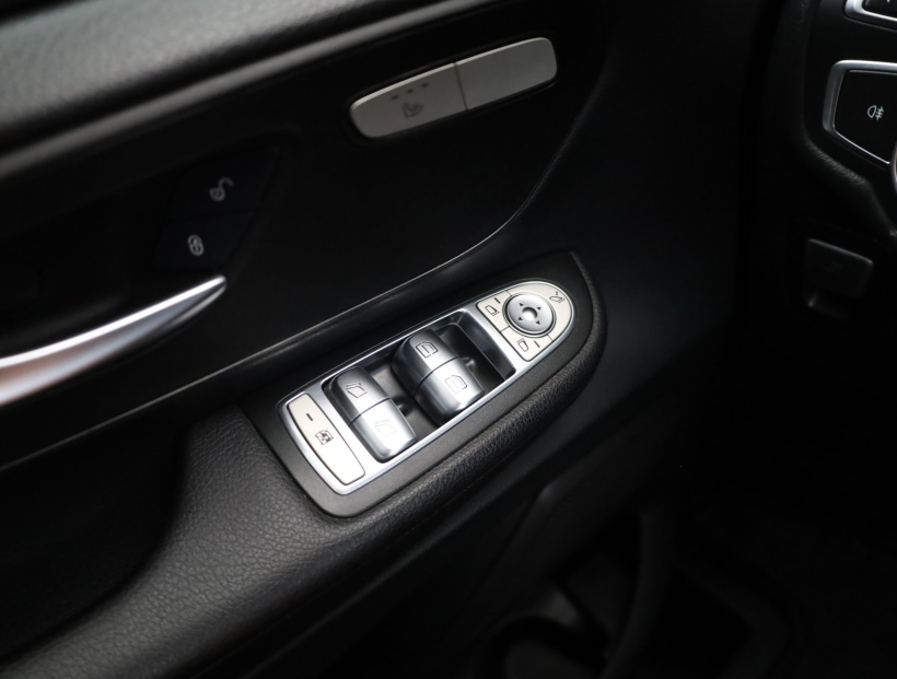 Mercedes-Benz V, 2016