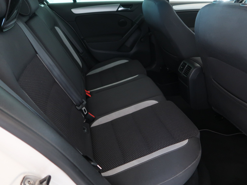 Volkswagen Golf, 2010
