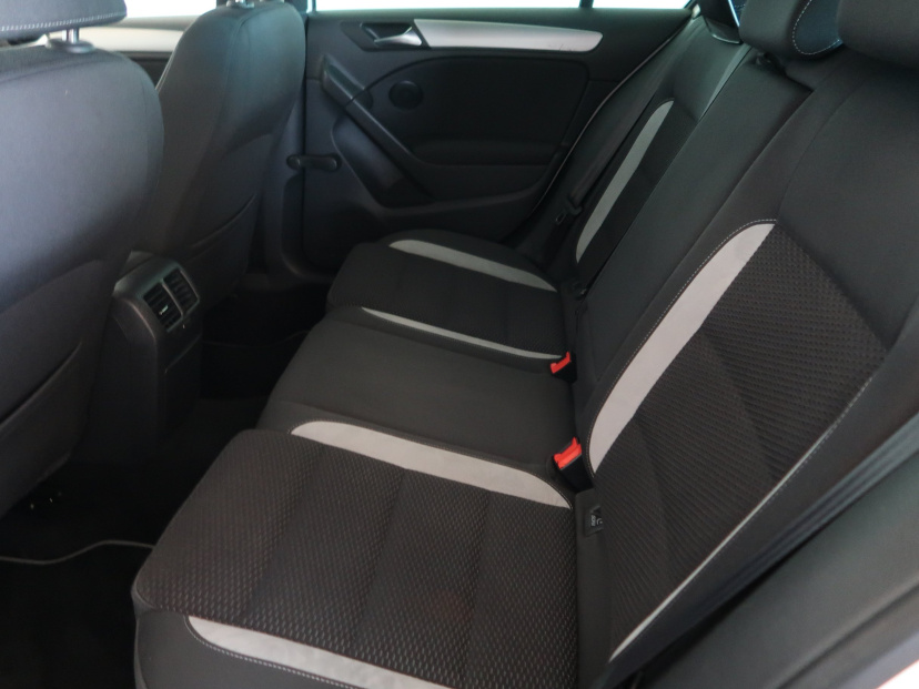 Volkswagen Golf, 2010