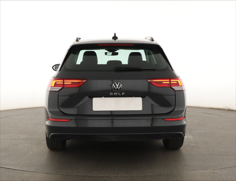 Volkswagen Golf, 2021