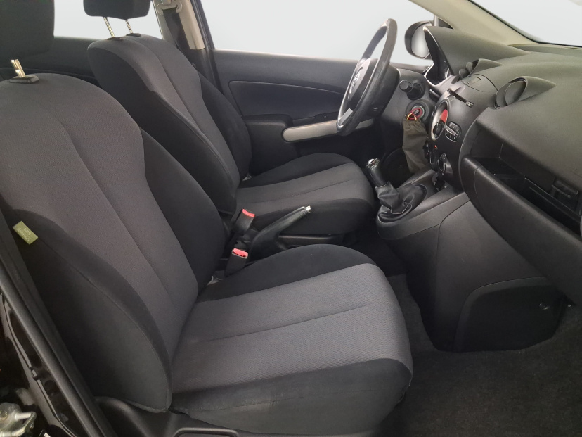 Mazda 2, 2010