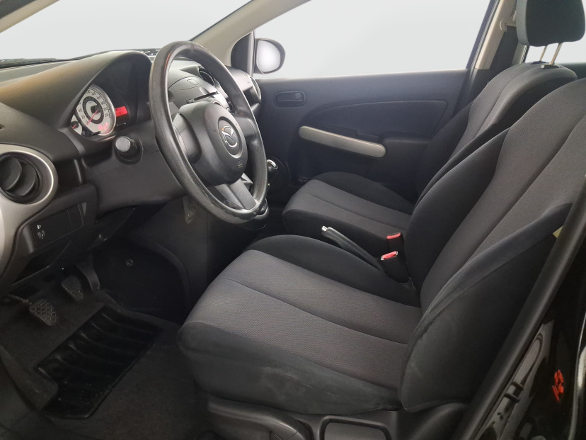 Mazda 2, 2010