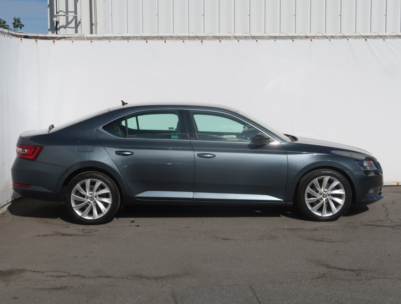Škoda Superb, 2016
