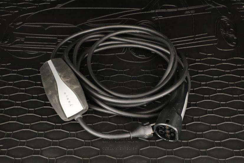 Tesla Model X, 2023