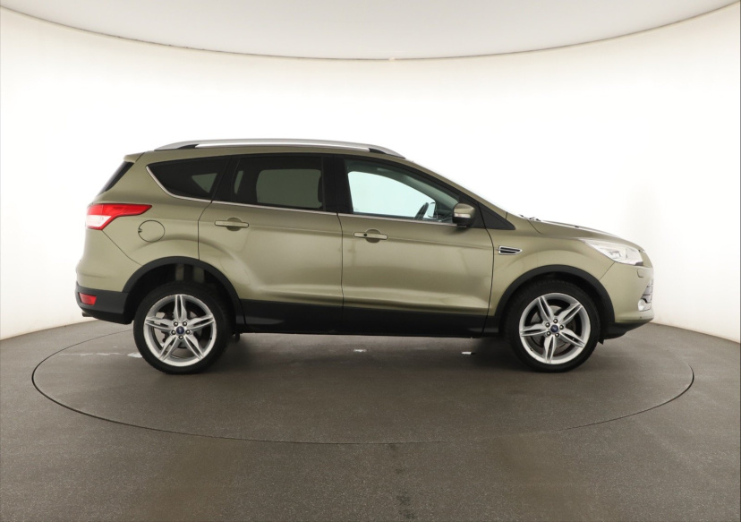 Ford Kuga, 2013