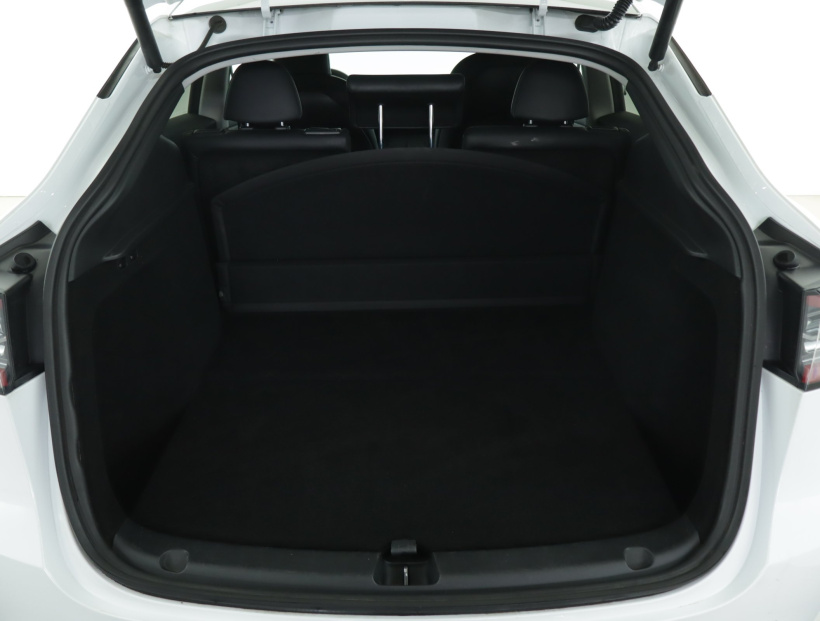 Tesla Model Y, 2022