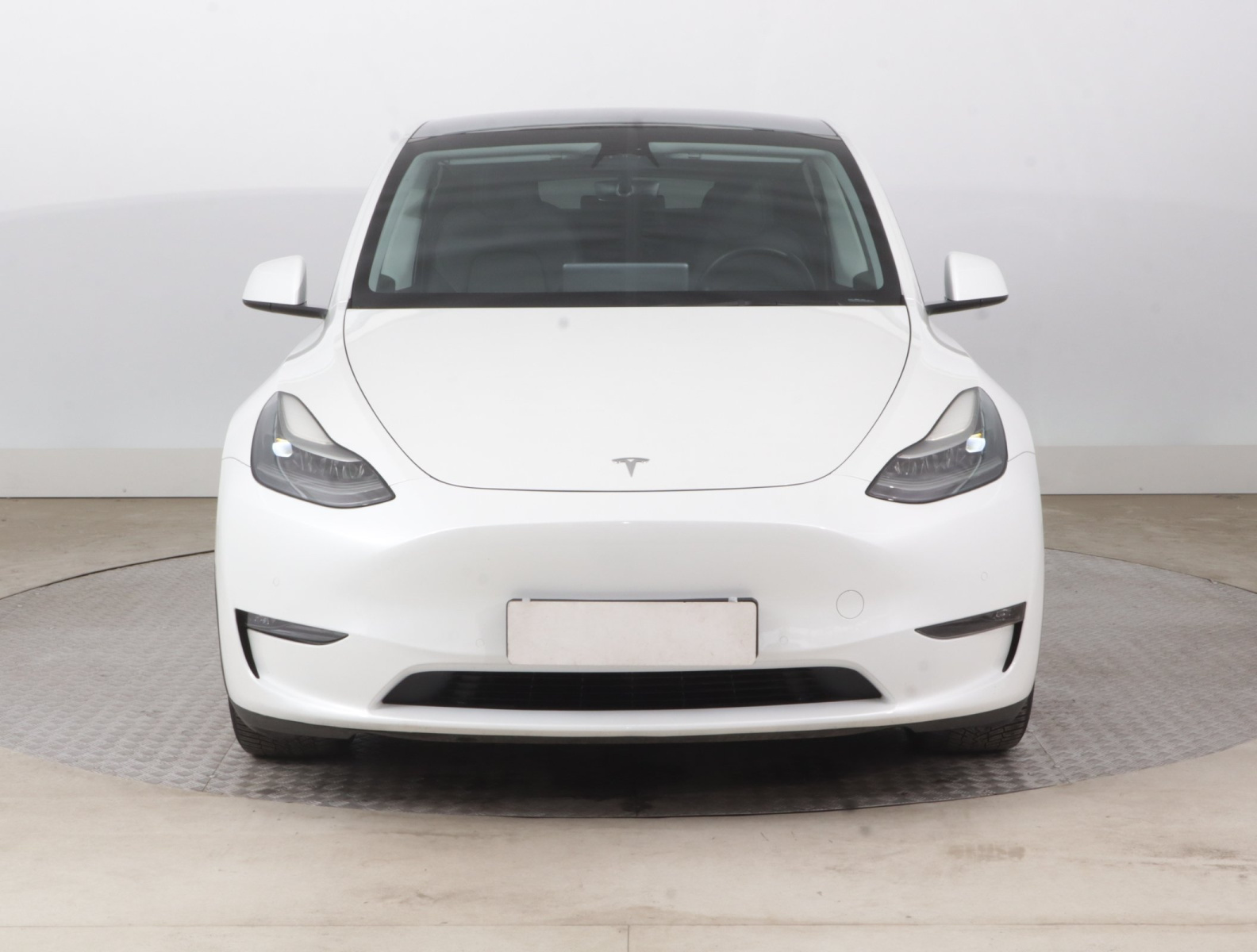 Tesla Model Y Long Range AWD – fotografie 2