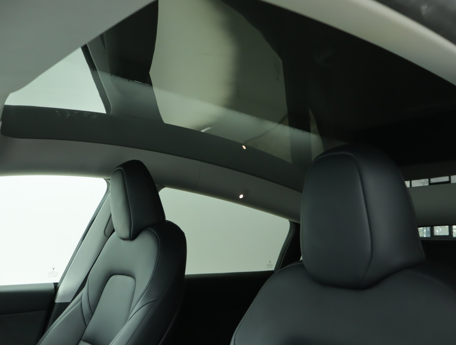 Tesla Model Y Long Range AWD – fotografie 24