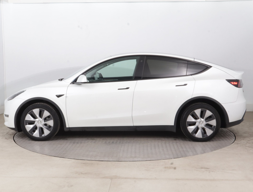 Tesla Model Y, 2022