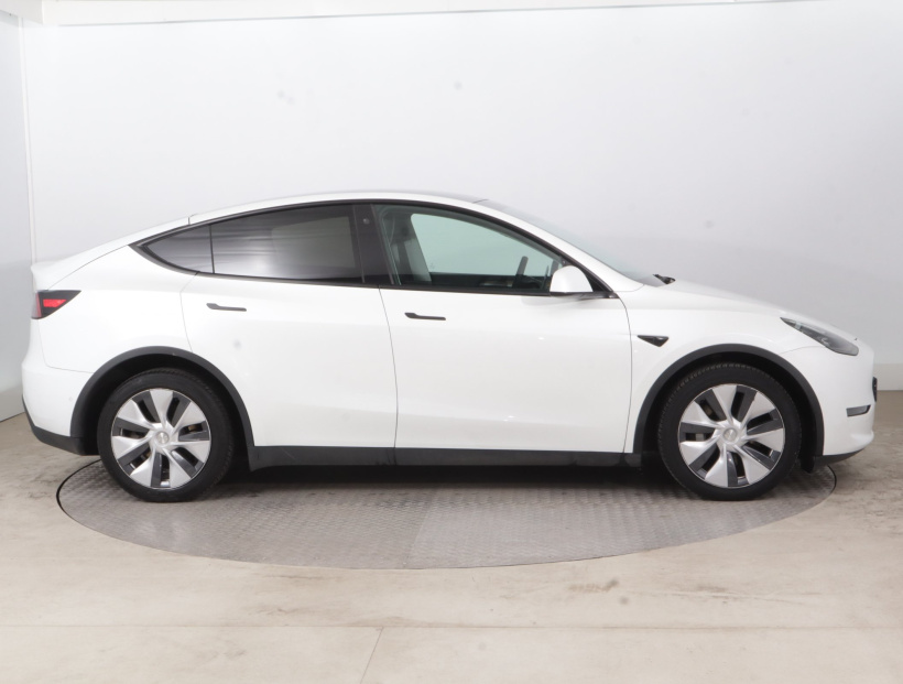 Tesla Model Y, 2022