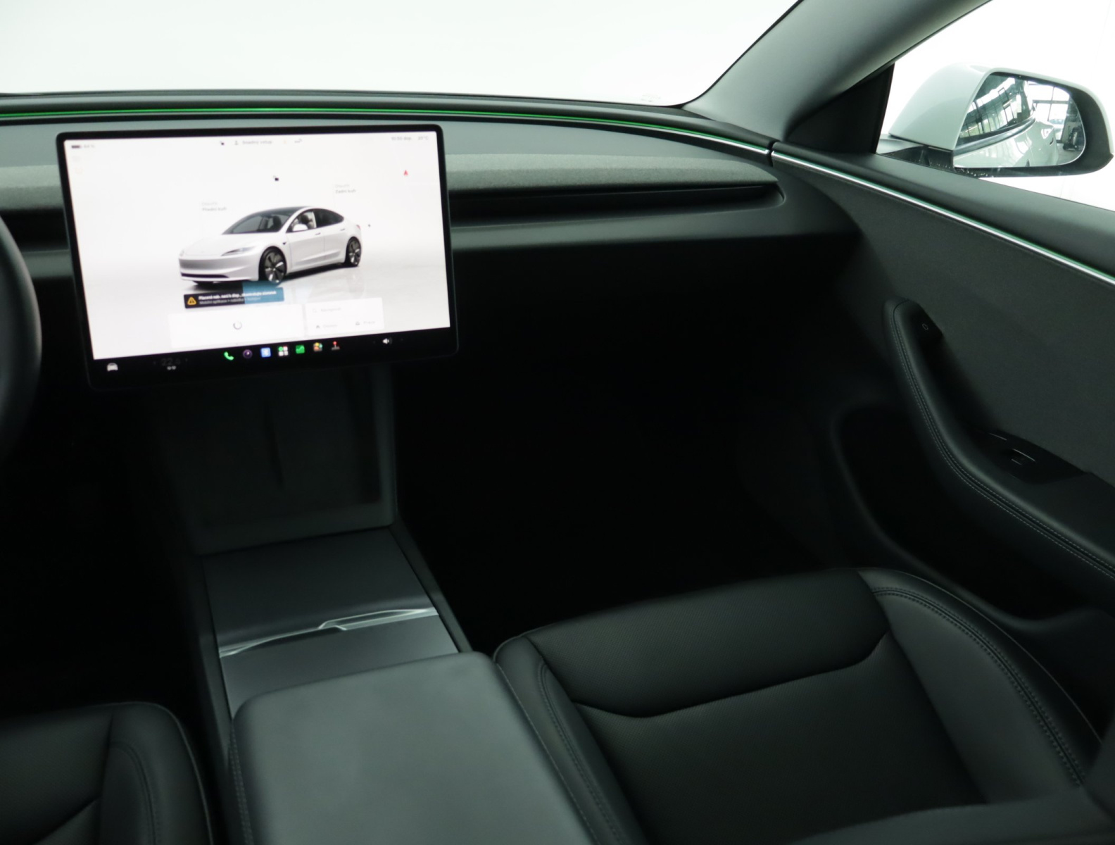 Tesla Model 3 Standard Range Plus – fotografie 11