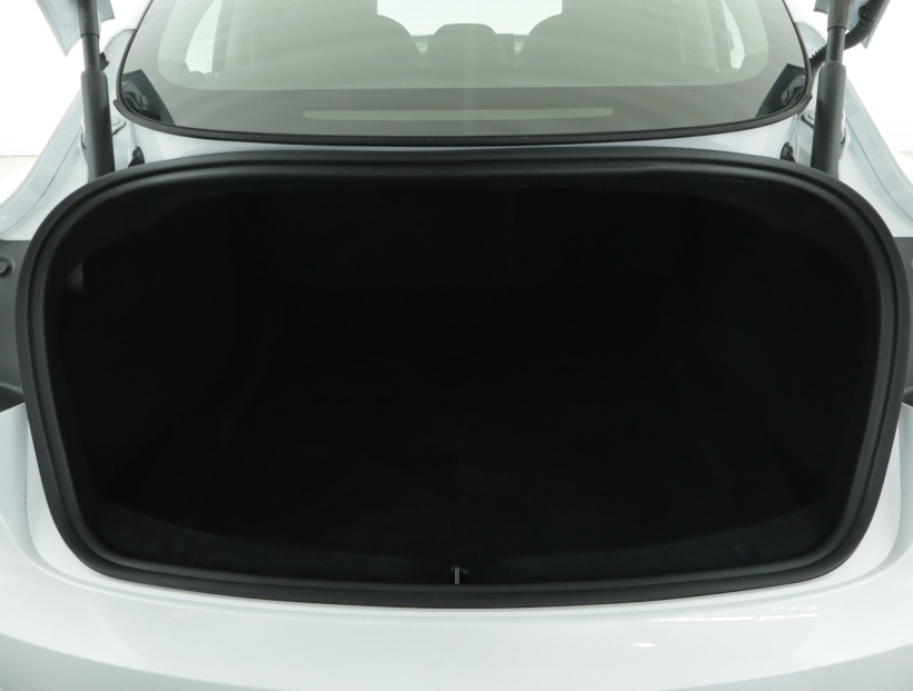 Tesla Model 3, 2024