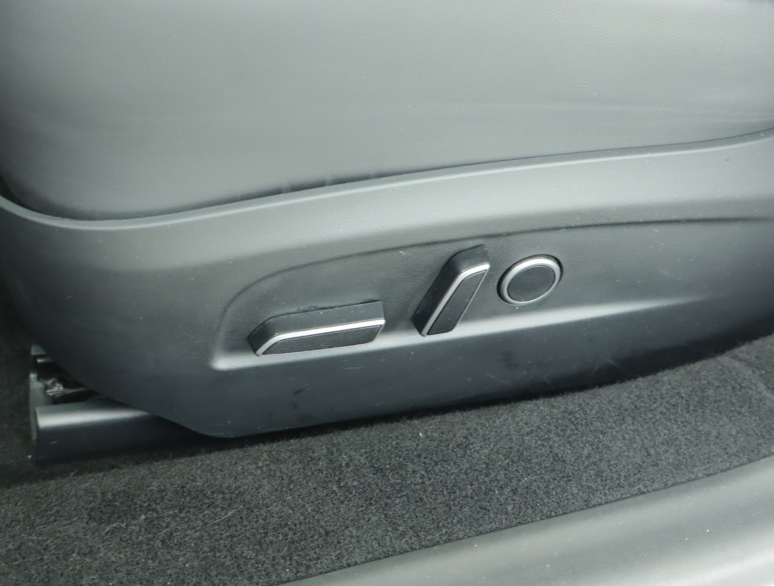 Tesla Model 3 Standard Range Plus – fotografie 24