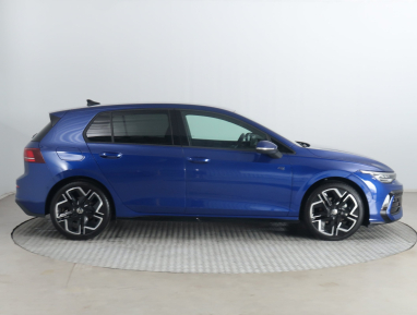 Volkswagen Golf - 2026