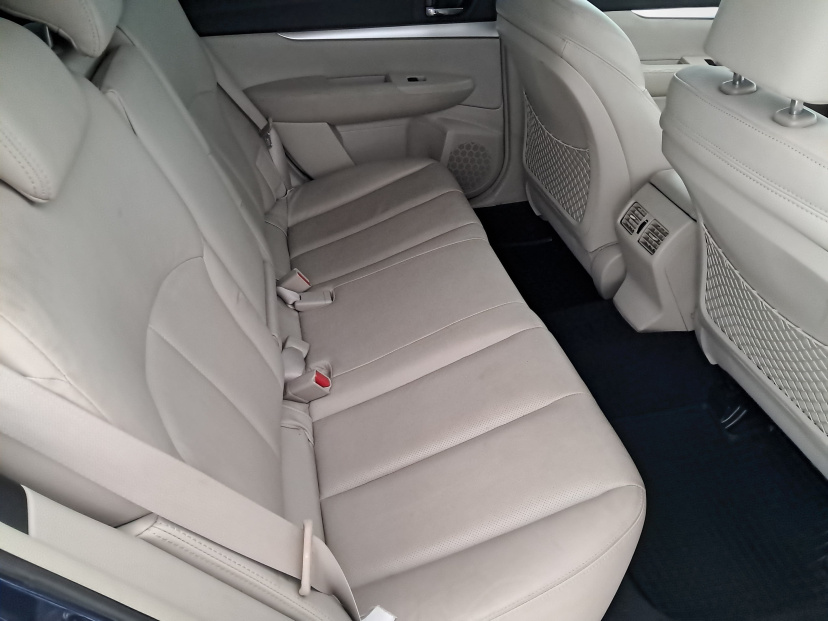 Subaru Outback, 2011