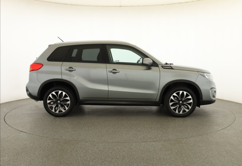 Suzuki Vitara, 2016