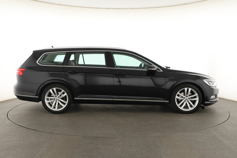 Volkswagen Passat, 2015