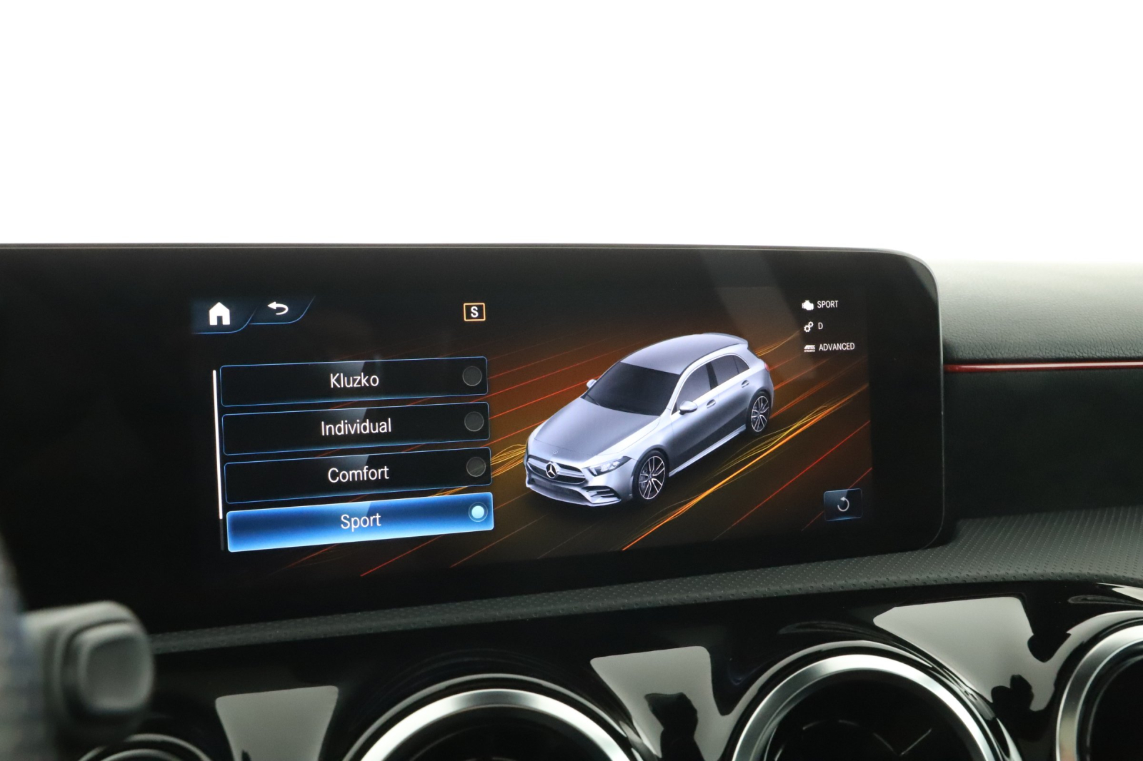 Mercedes-Benz A - 2022