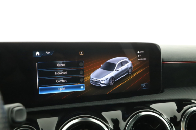 Mercedes-Benz A - 2022
