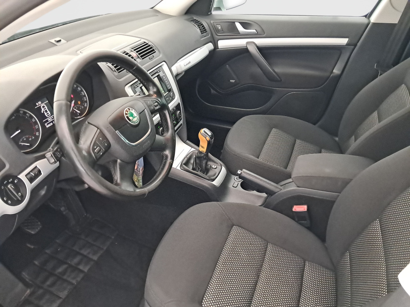 Škoda Octavia Scout, 2011