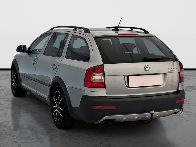 Škoda Octavia Scout, 2011