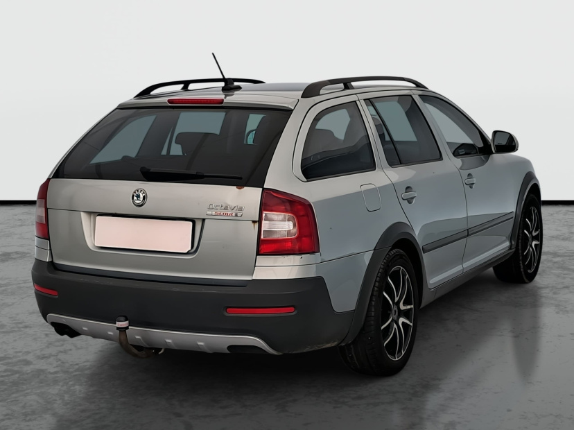 Škoda Octavia Scout, 2011