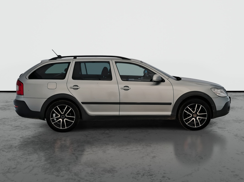 Škoda Octavia Scout, 2011