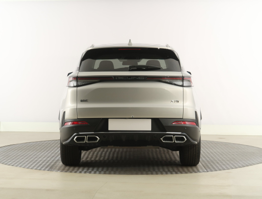 BAIC X7