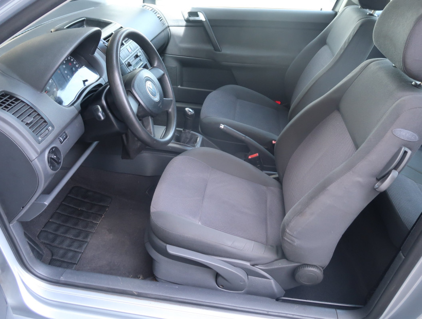 Volkswagen Polo, 2003