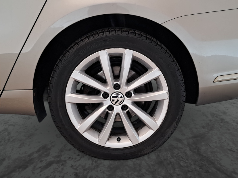 Volkswagen Passat, 2012