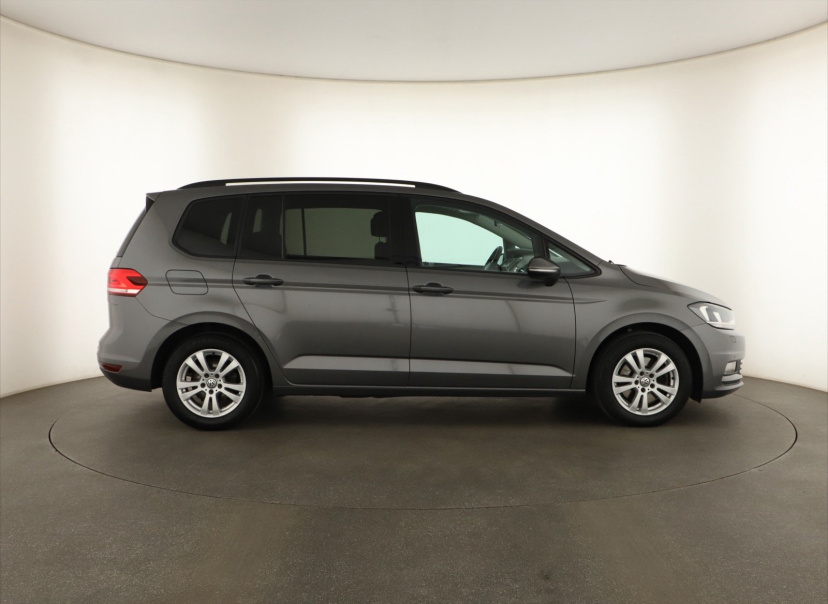 Volkswagen Touran, 2016