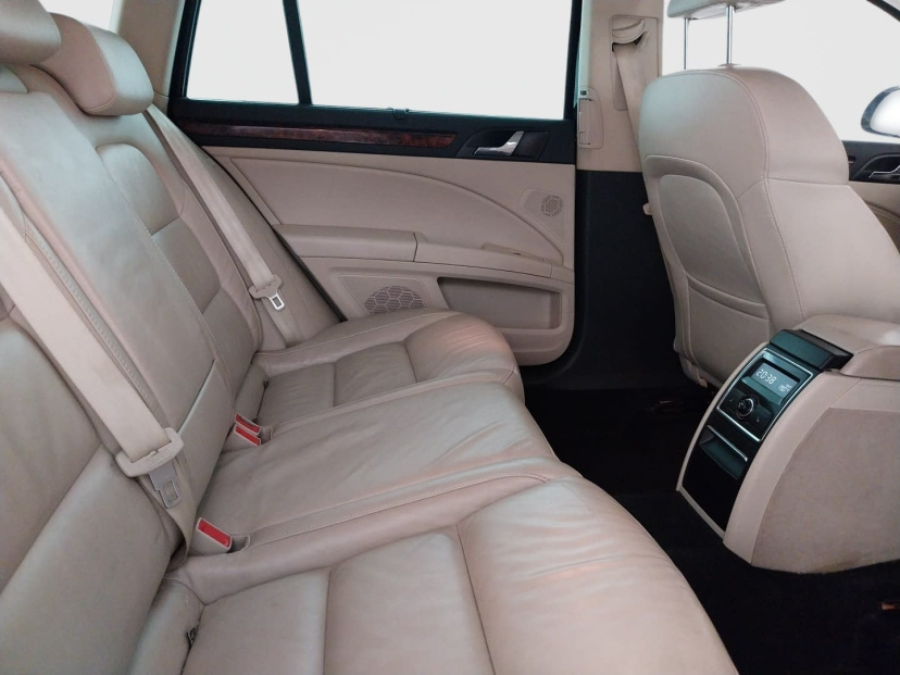 Škoda Superb, 2011