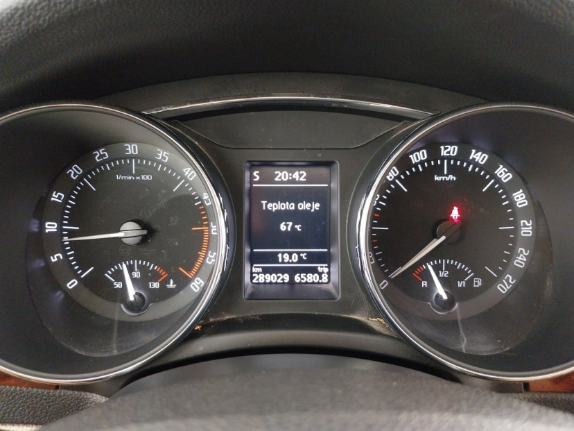 Škoda Superb, 2011
