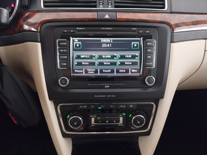 Škoda Superb, 2011