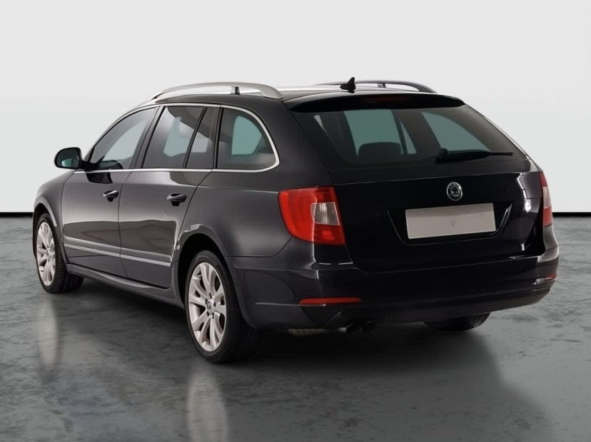 Škoda Superb, 2011