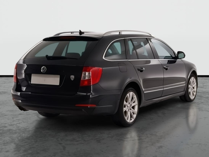 Škoda Superb, 2011