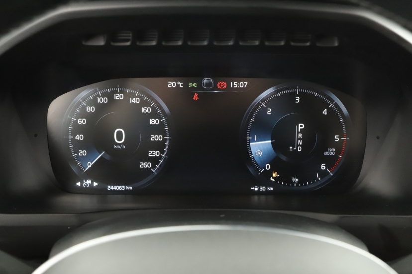 Volvo XC90, 2015