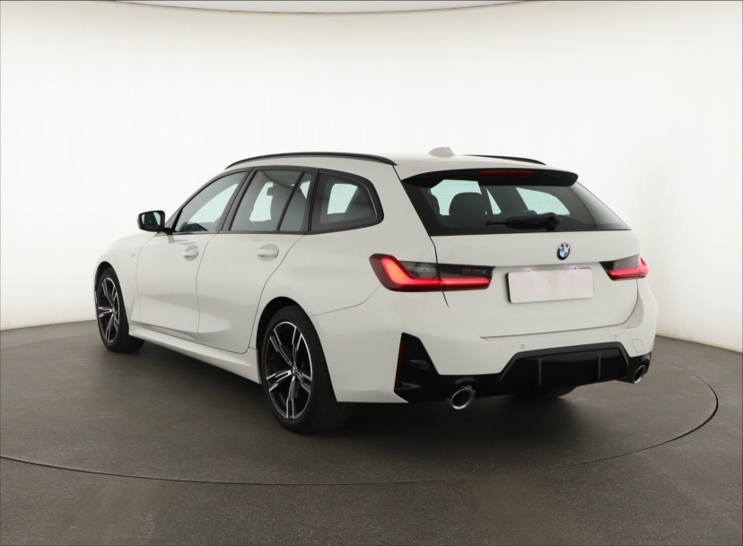 BMW 3, 2023